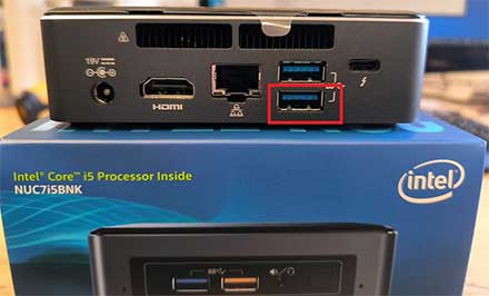 Intel NUC7I5BNK (Intel i5-7260U CPU 2x 2.2Ghz, 1x HDMI, 1x dP, 1x M.2) [1x USB defective)